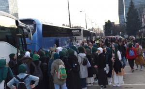 Foto: Vlada KS / Sarajevski srednjoškolci krenuli u posjetu Srebrenici